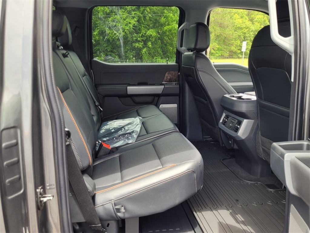 2025 Ford F-250 Lariat photo 12