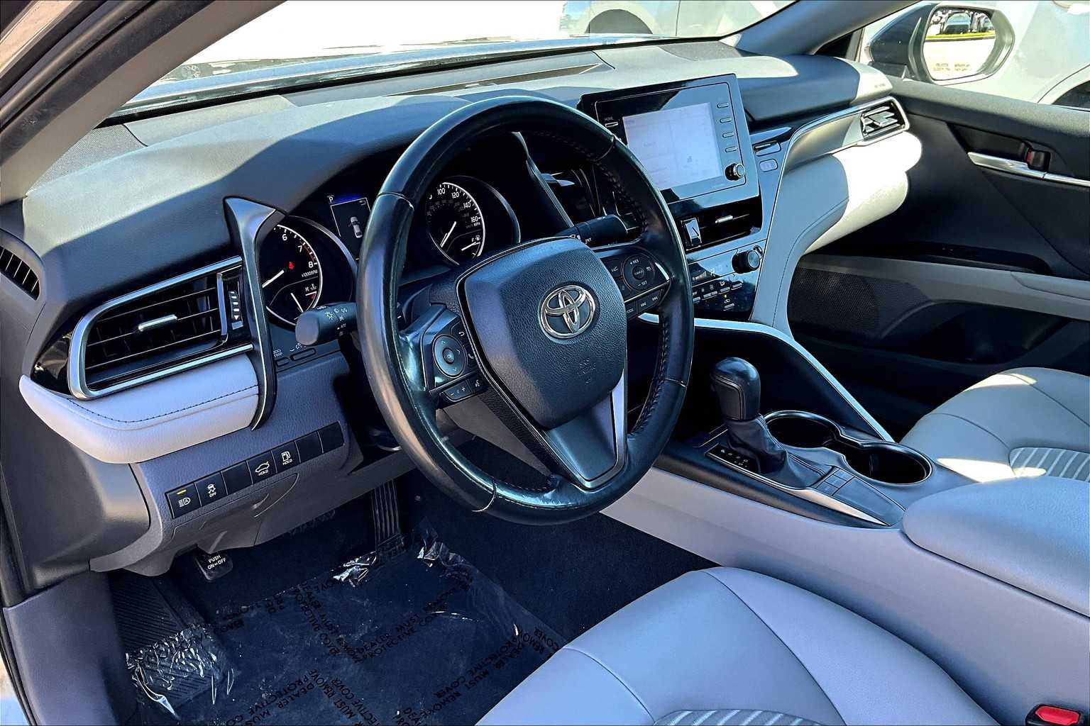 2024 Toyota Camry SE photo 16
