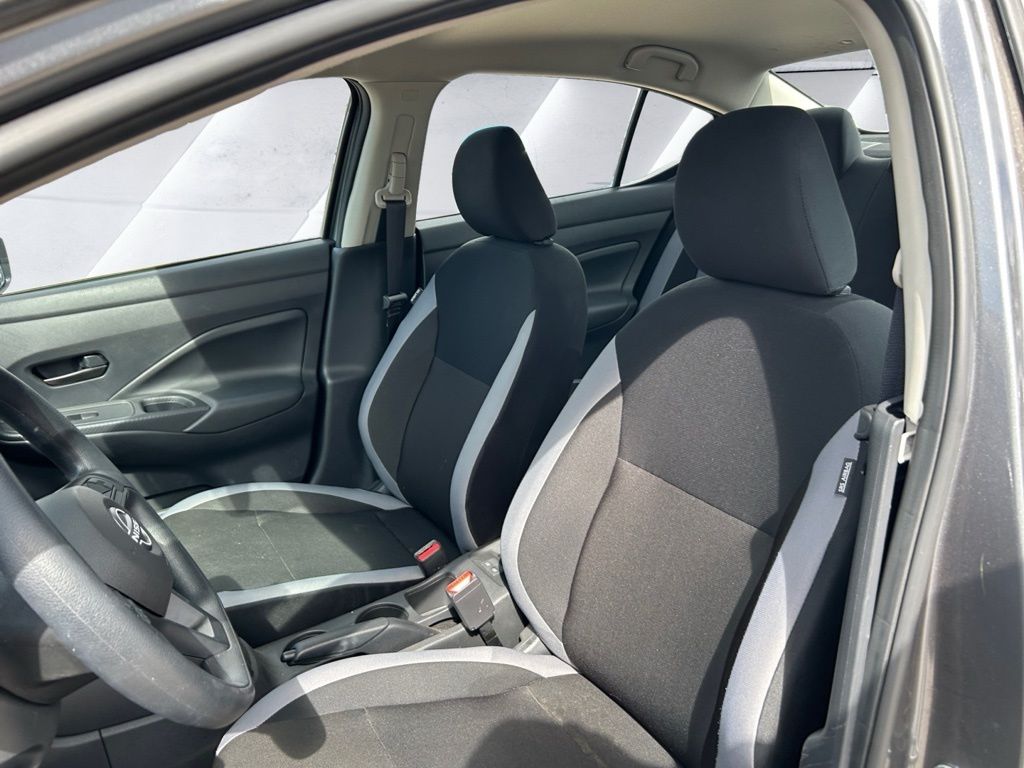 2025 Nissan Versa 1.6 S photo 8