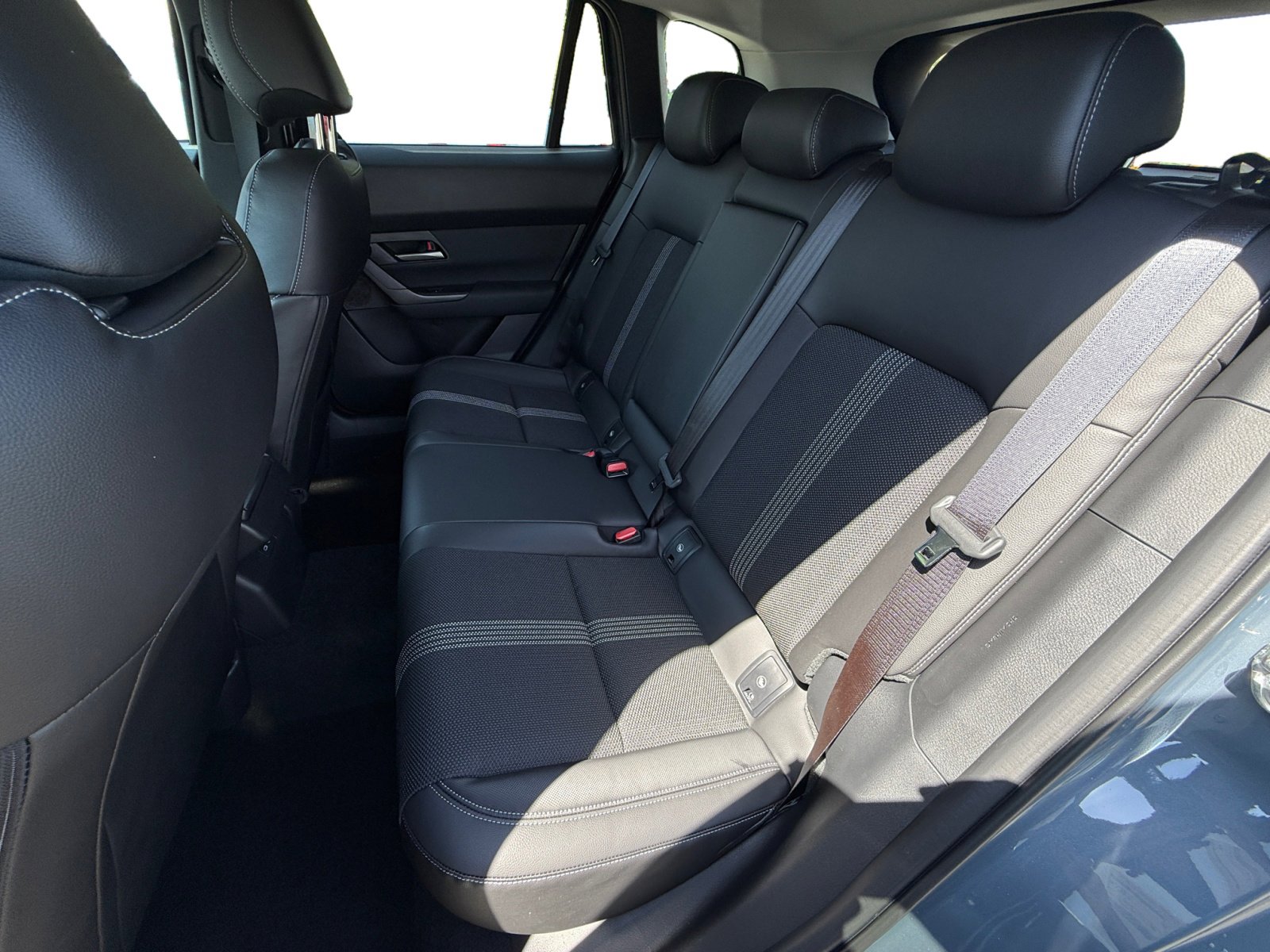 2025 Mazda CX-50 2.5 Select photo 16