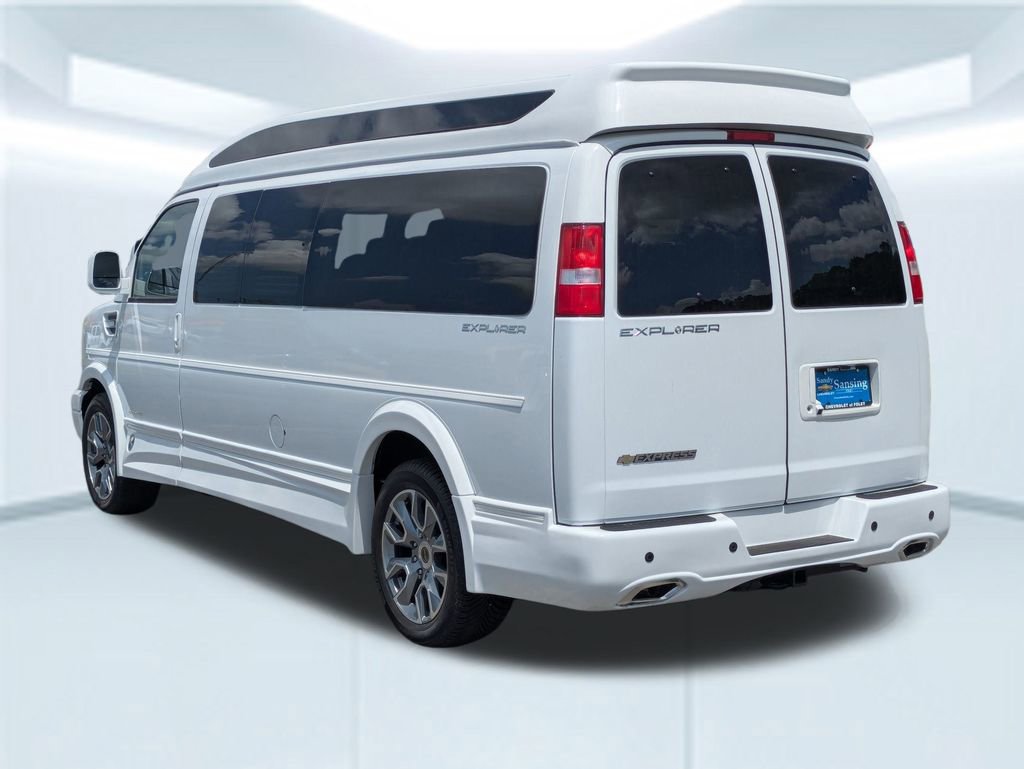 2025 Chevrolet Express Cargo 2500 photo 2