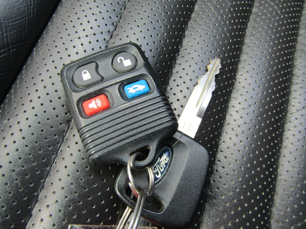 2002 Ford Thunderbird Base photo 37
