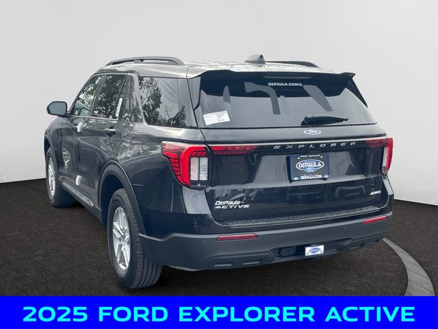 2025 Ford Explorer photo 3