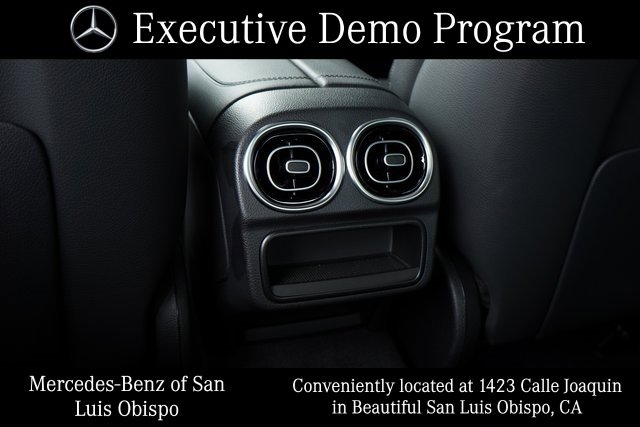 2025 Mercedes Benz C 300 photo 27