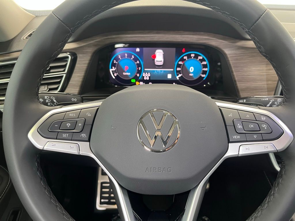 2025 Volkswagen Atlas SEL Premium R-Line photo 17