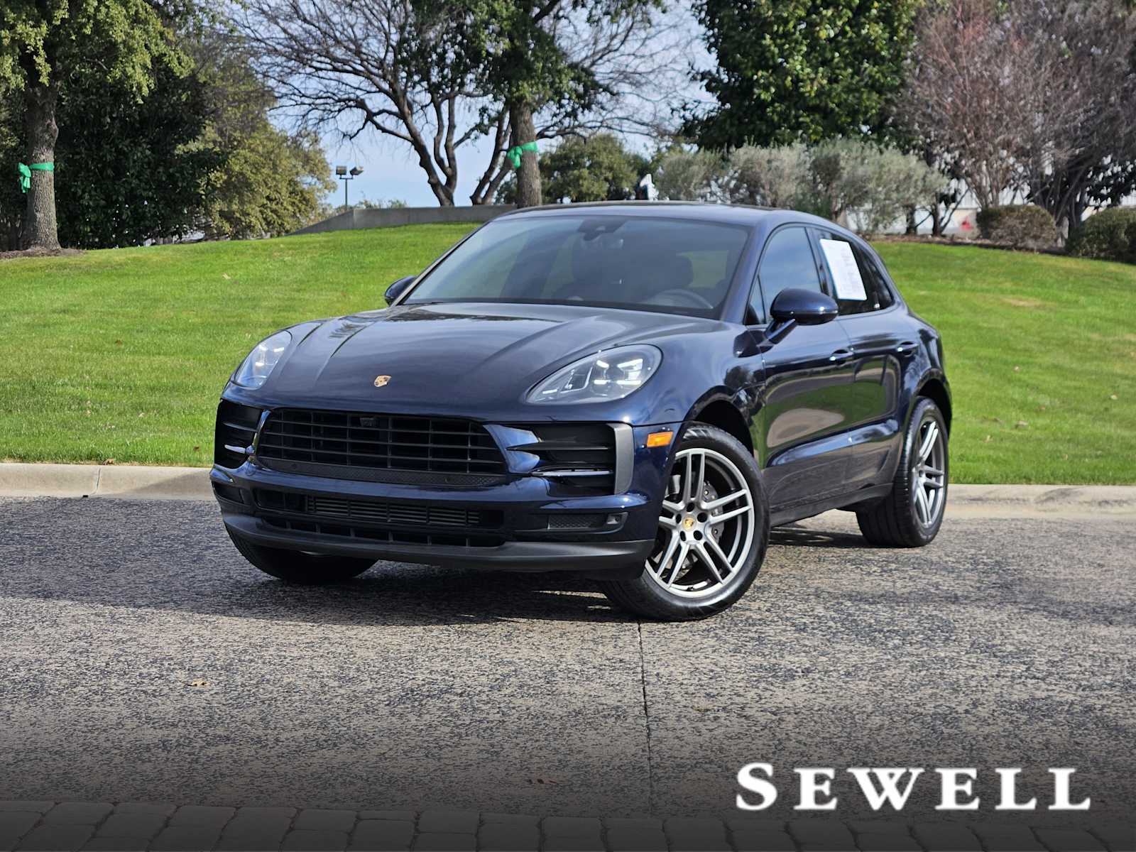 2021 Porsche Macan Base's photo