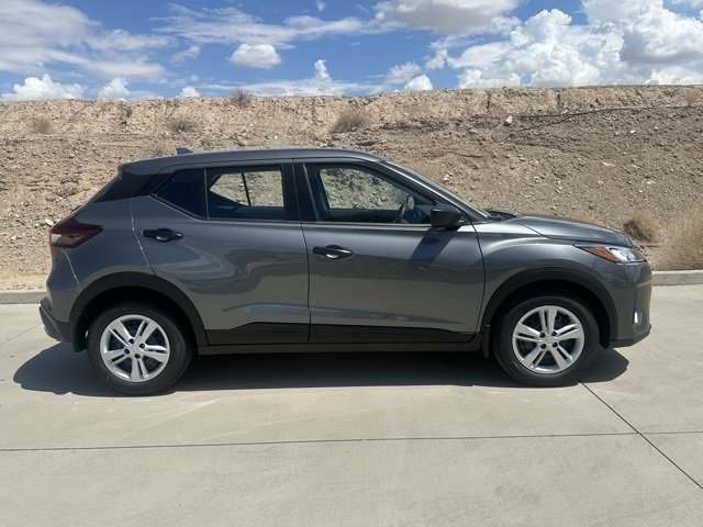 2025 Nissan Kicks Play S photo 5