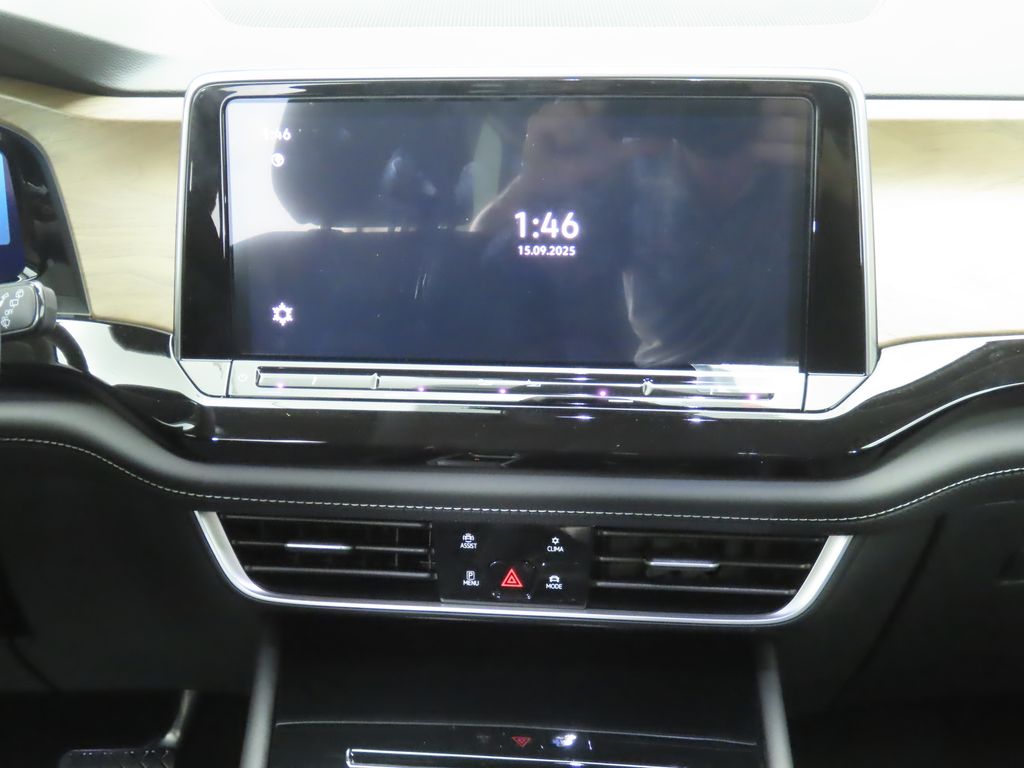 2026 Volkswagen Atlas SE Technology photo 14