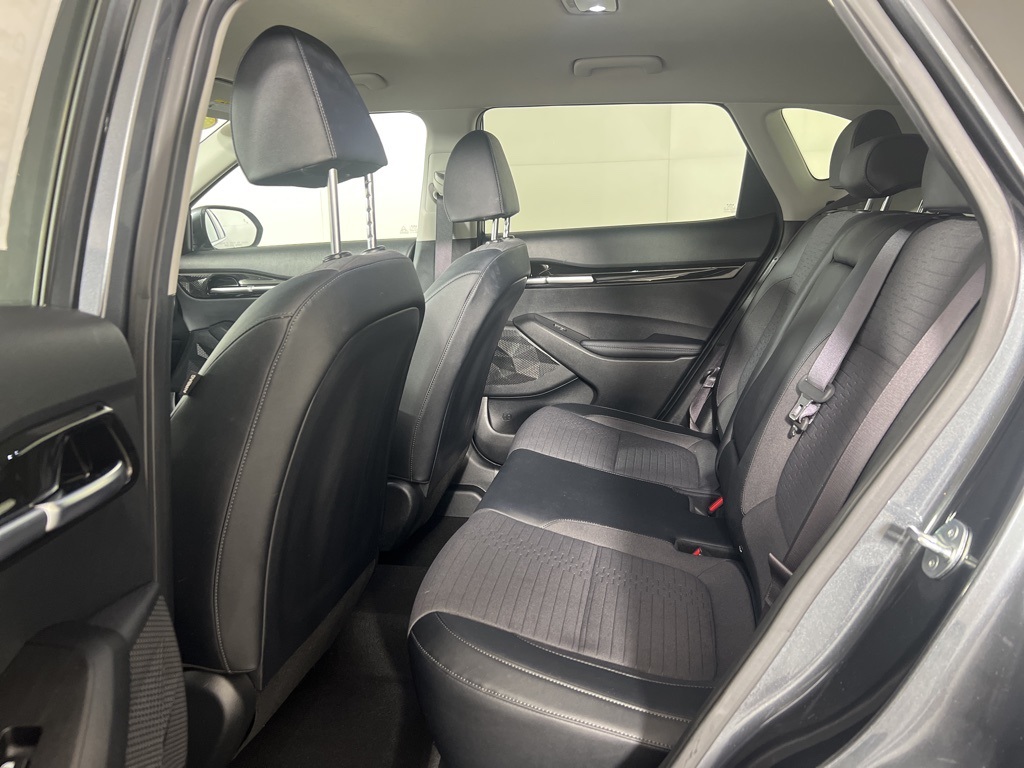 2023 Kia Seltos S photo 7
