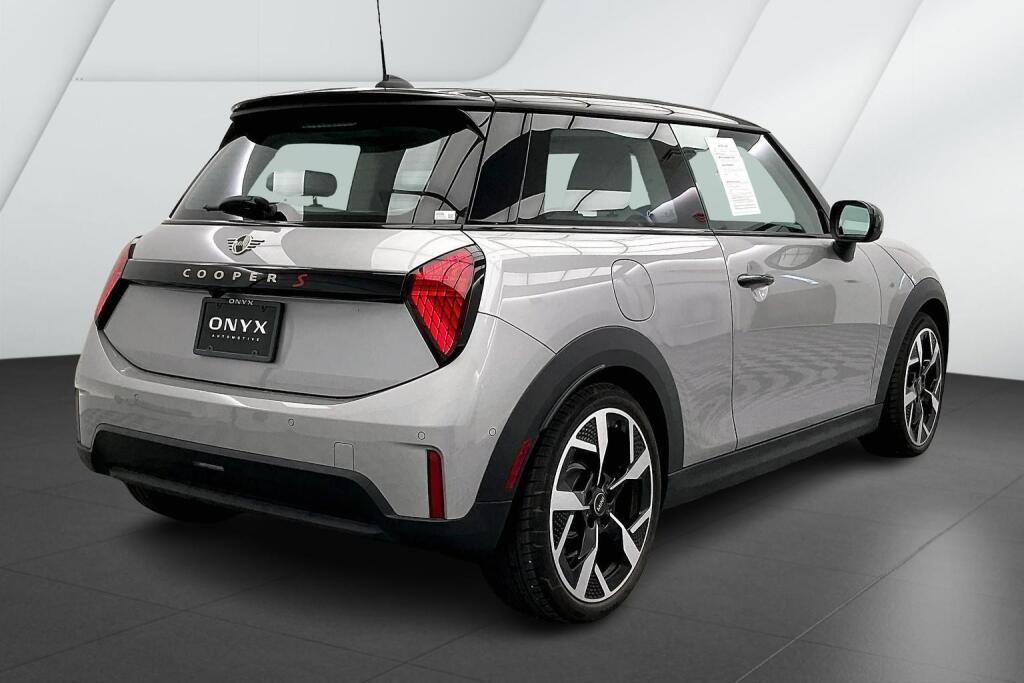 2025 Mini Cooper 2 Door Hardtop S photo 8