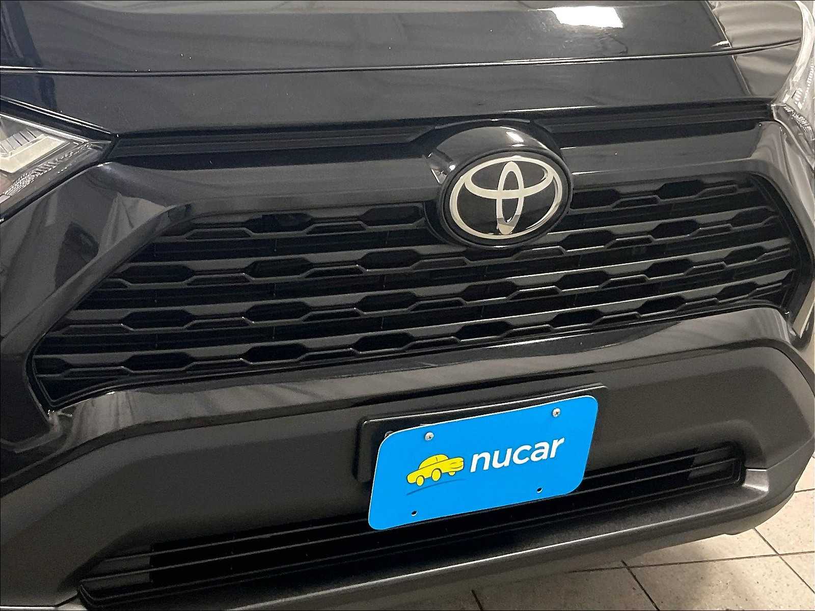2023 Toyota RAV4 XLE photo 31