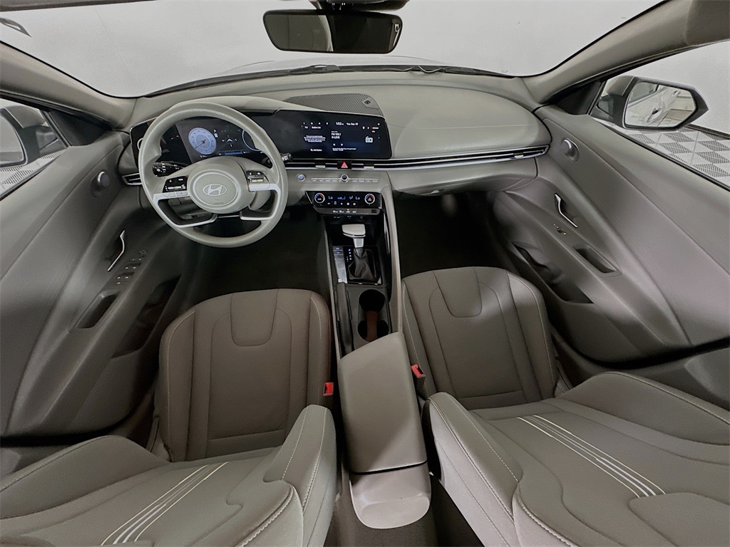 2024 Hyundai Elantra SEL photo 29