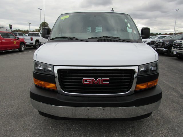 2024 Gmc Savana Cargo 2500 photo 4