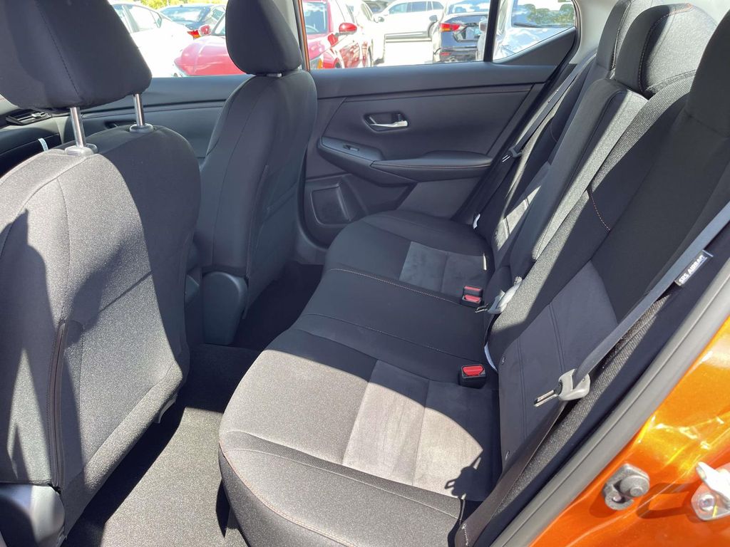 2025 Nissan Sentra SR photo 9
