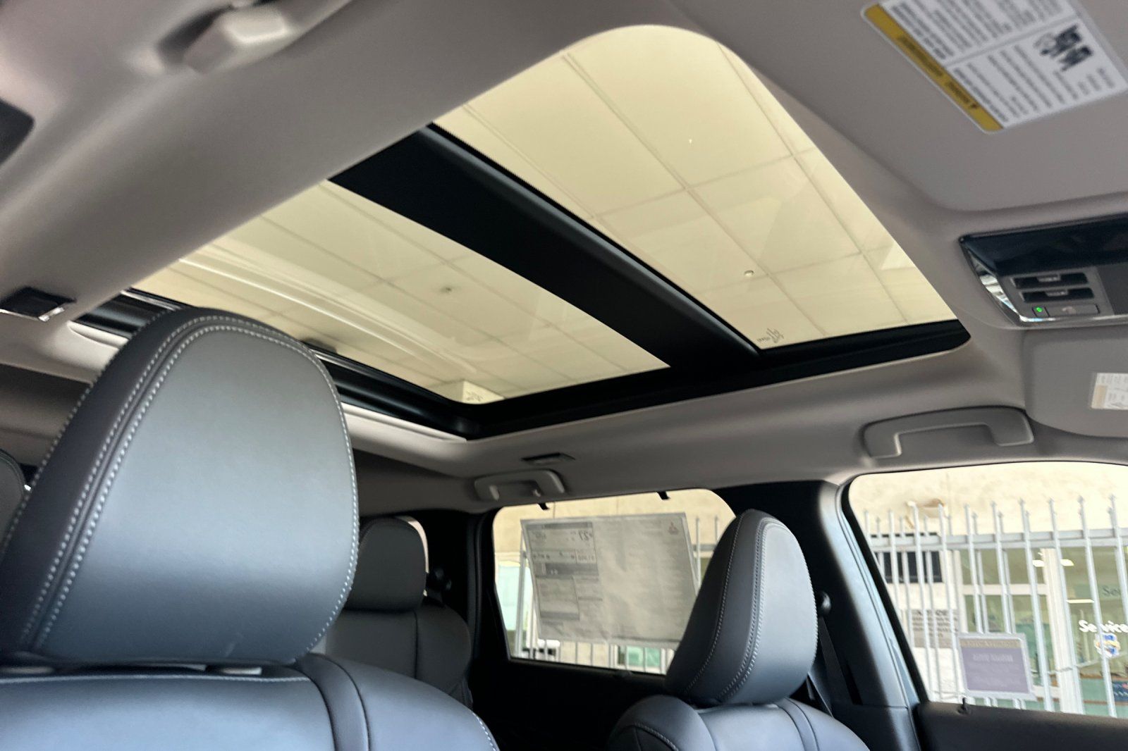 2025 Mitsubishi Outlander SEL photo 14