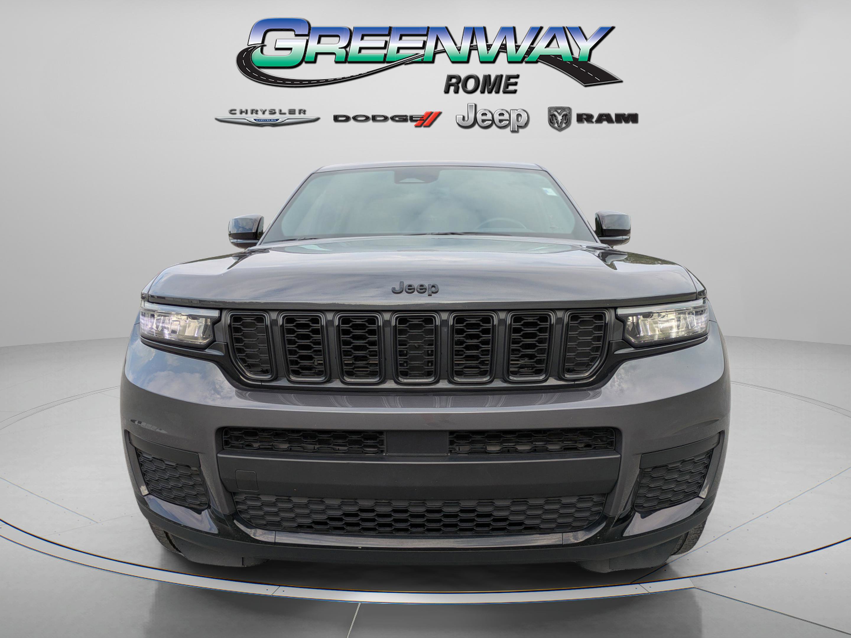 2022 Jeep Grand Cherokee Altitude photo 2