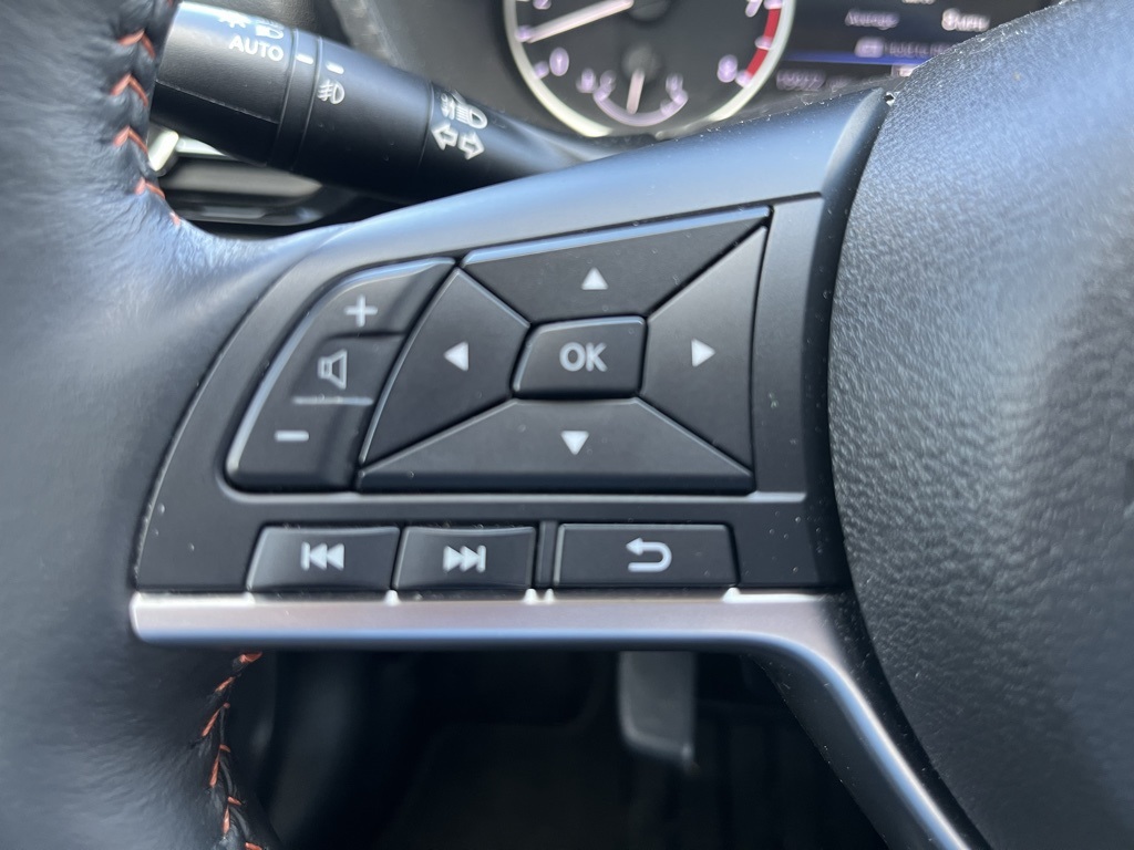 2023 Nissan Sentra SR photo 8