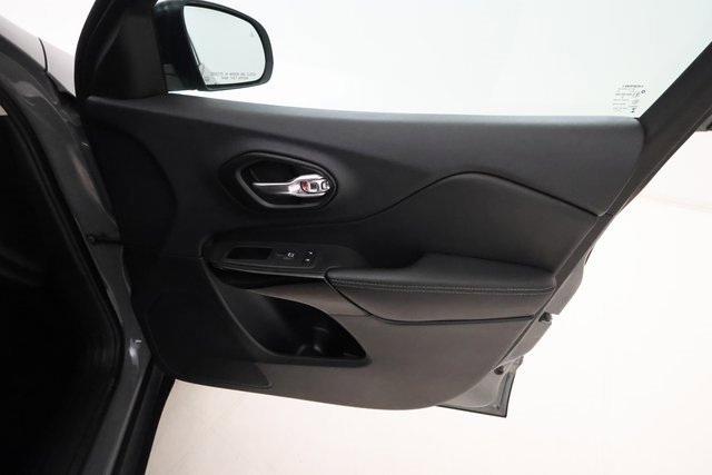 2023 Jeep Cherokee Altitude Lux photo 20