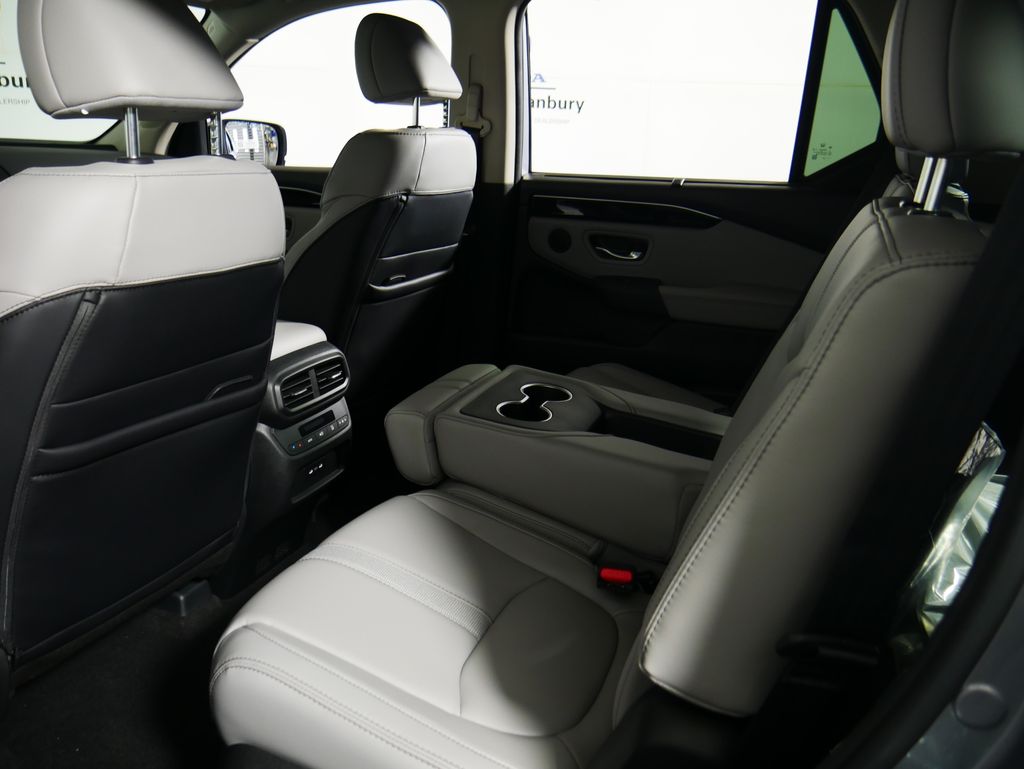 2025 Honda Pilot EX-L photo 13