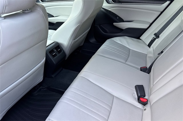 2020 Honda Accord Touring 2.0T photo 13