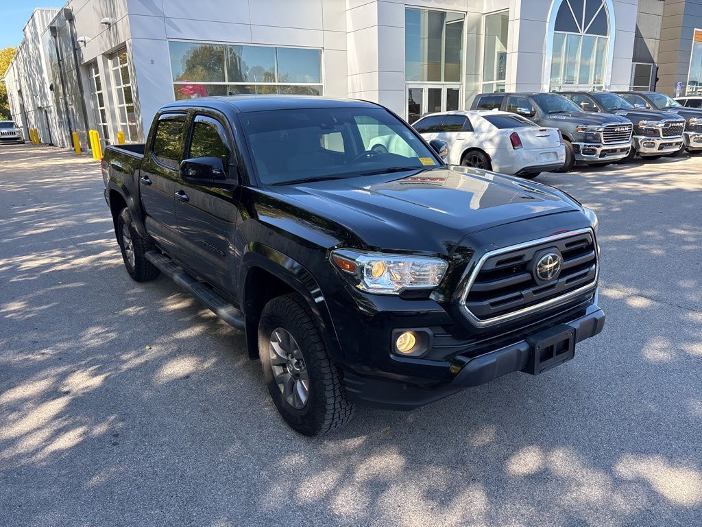 2019 Toyota Tacoma SR5's photo