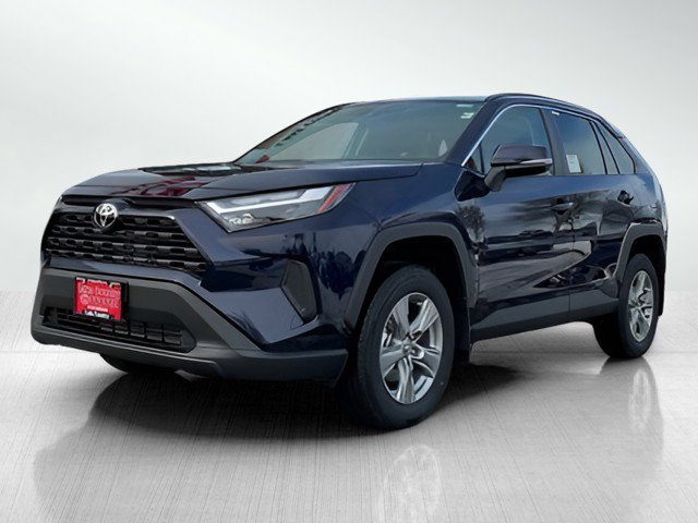 2025 Toyota RAV4 XLE's photo