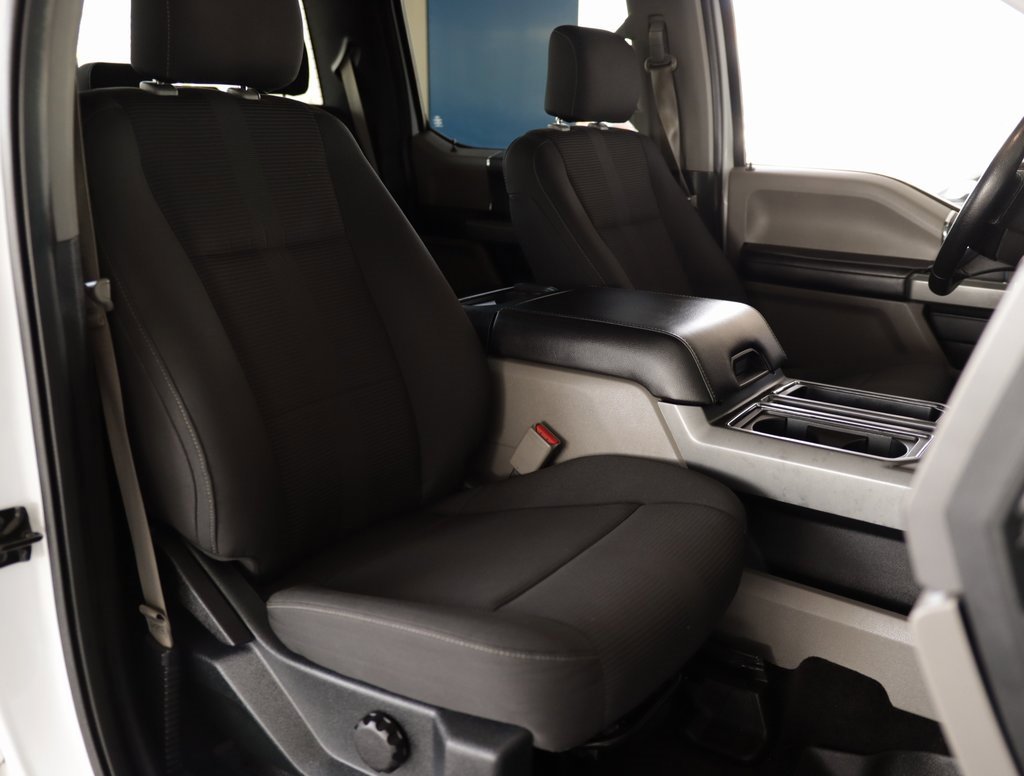 2015 Ford F-150 XLT photo 25