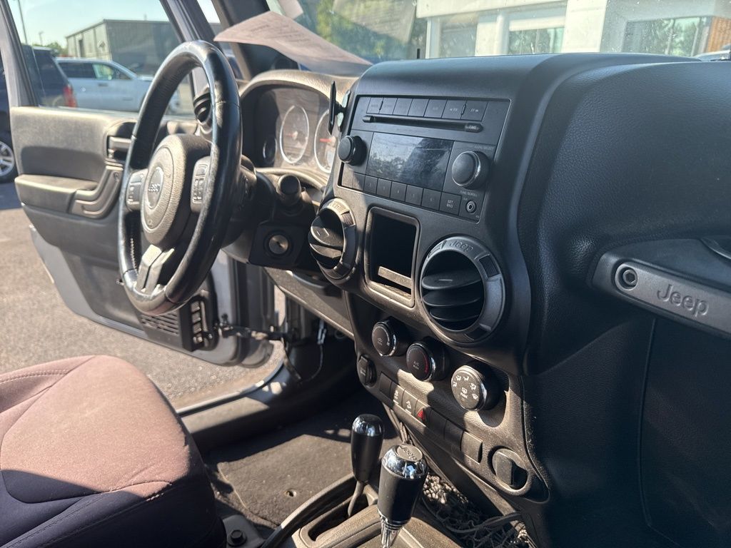 2013 Jeep Wrangler Unlimited Sport photo 26