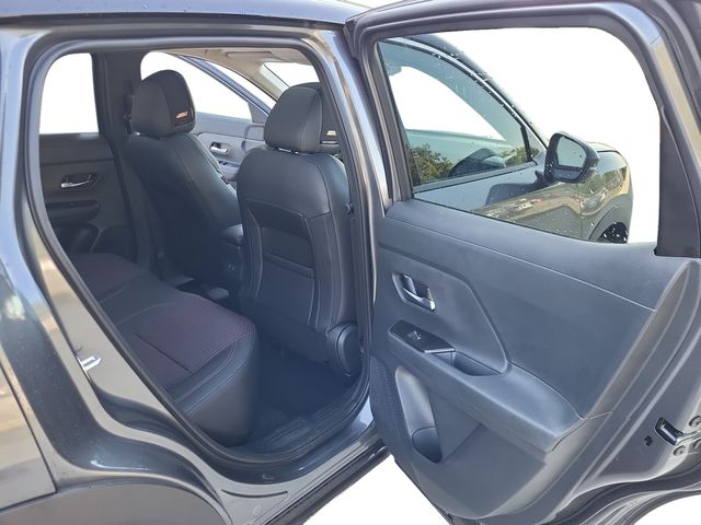 2026 Nissan Kicks SR photo 21