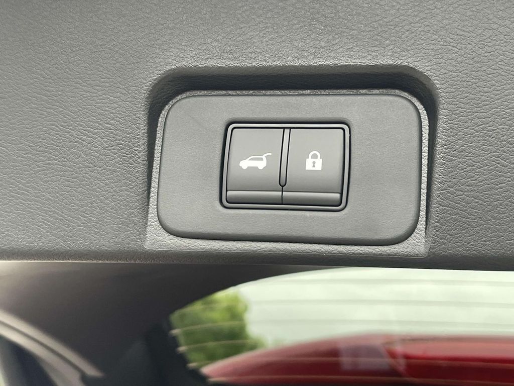 2026 Nissan Rogue SV photo 6