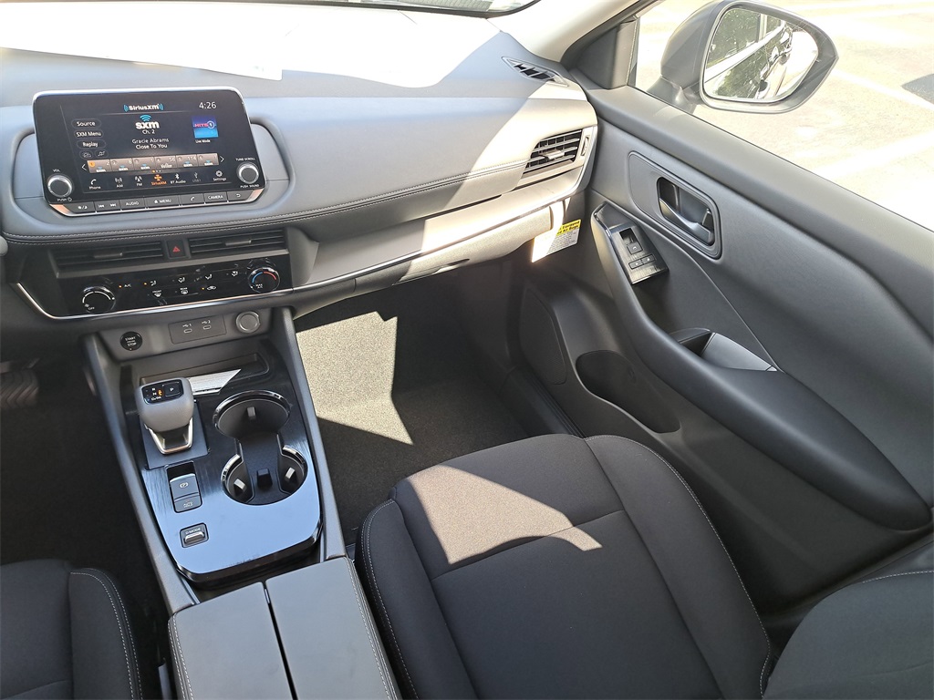 2026 Nissan Rogue S photo 17
