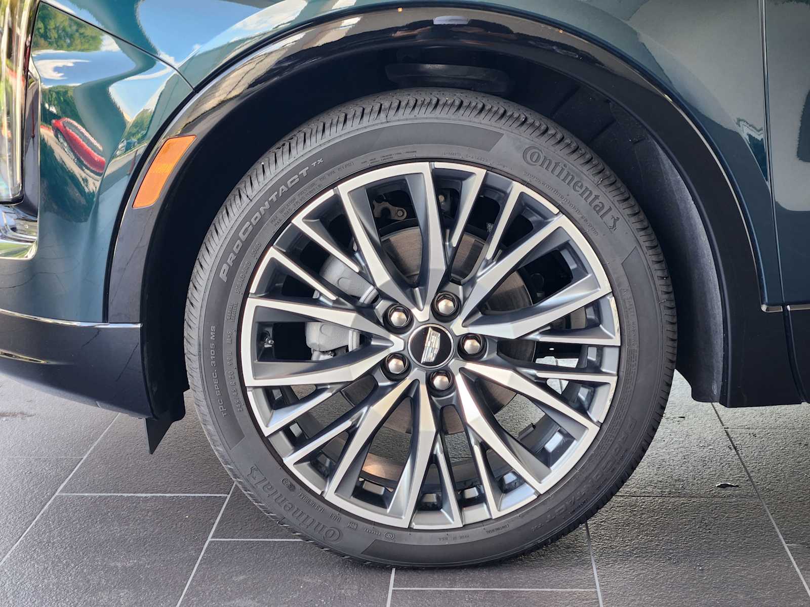 2025 Cadillac XT4 Sport photo 7