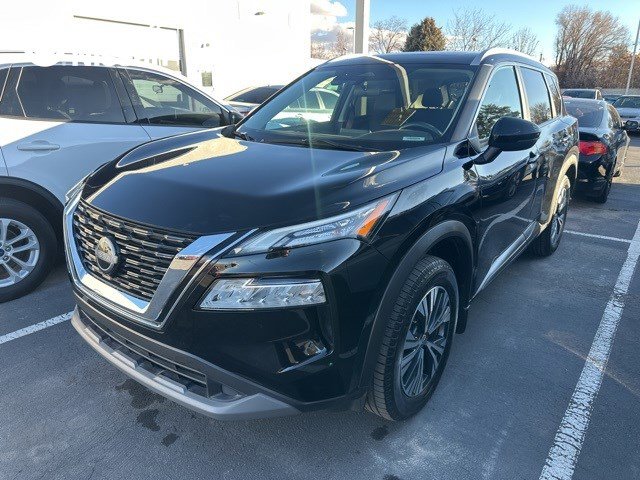 2022 Nissan Rogue SV's photo