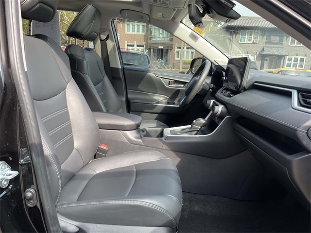2023 Toyota RAV4 XLE Premium photo 14