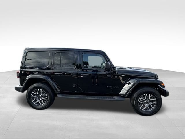 2025 Jeep Wrangler Sahara photo 3