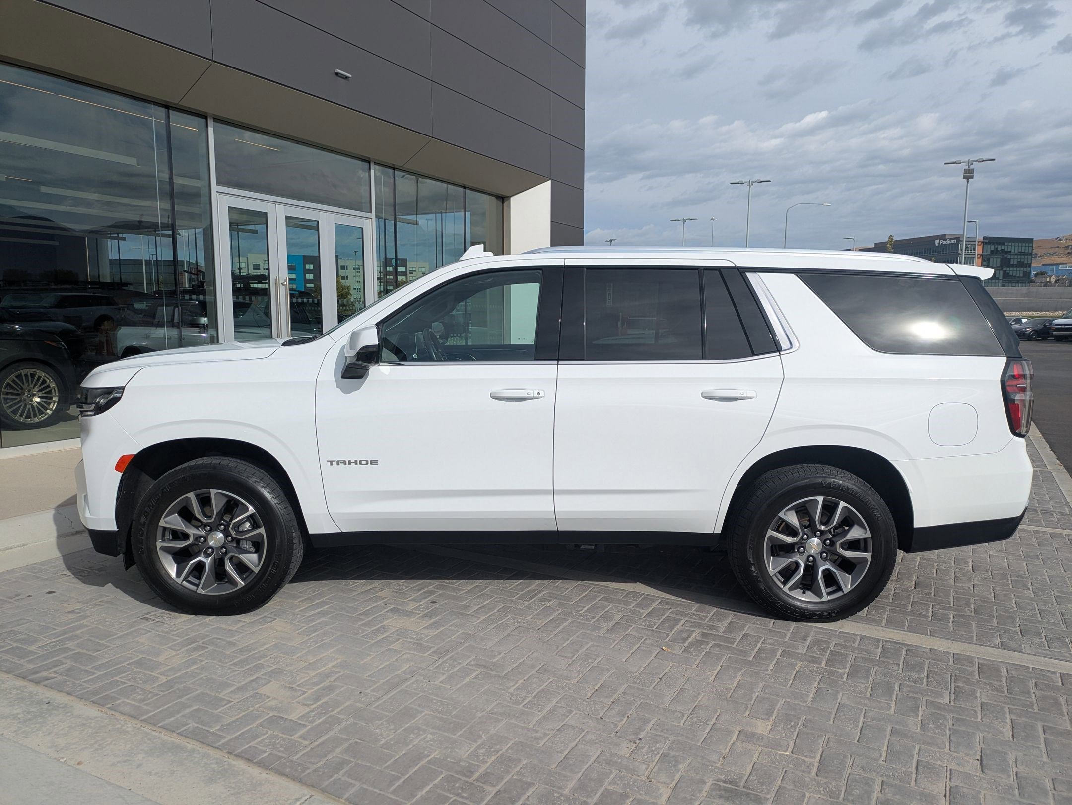2022 Chevrolet Tahoe LT photo 9