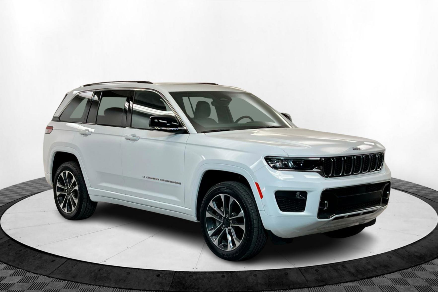2023 Jeep Grand Cherokee Overland photo 7