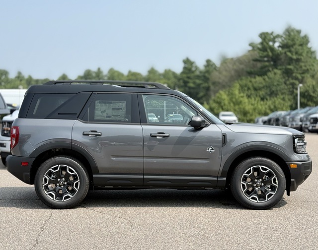 2025 Ford Bronco Sport Outer Banks photo 3