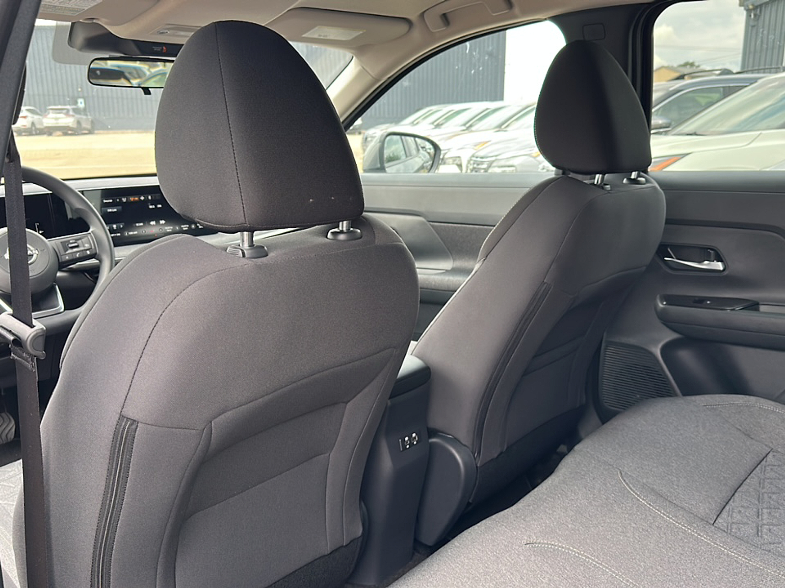 2025 Nissan Kicks SV photo 3