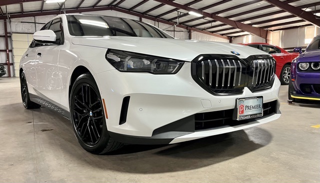 2025 BMW 5 Series 530i's photo