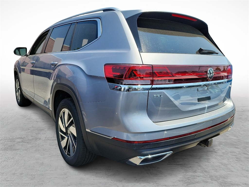 2024 Volkswagen Atlas SEL photo 3