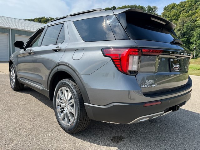 2025 Ford Explorer photo 7