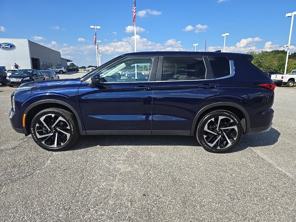2024 Mitsubishi Outlander SE photo 8