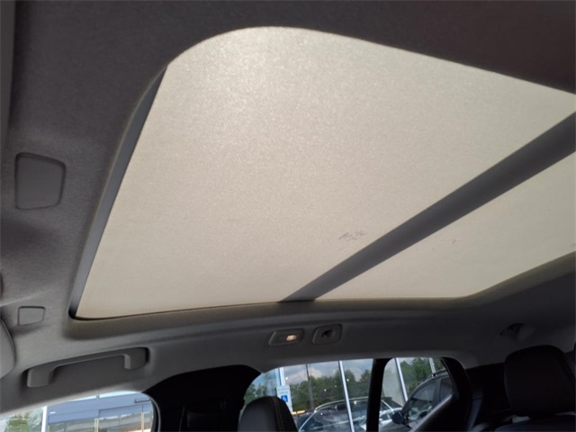 2026 Volvo XC40 Plus photo 8