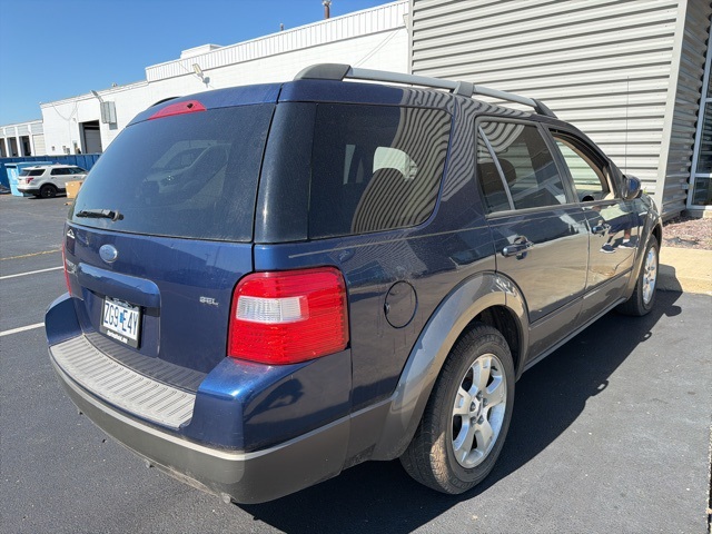 2005 Ford Freestyle SEL photo 4