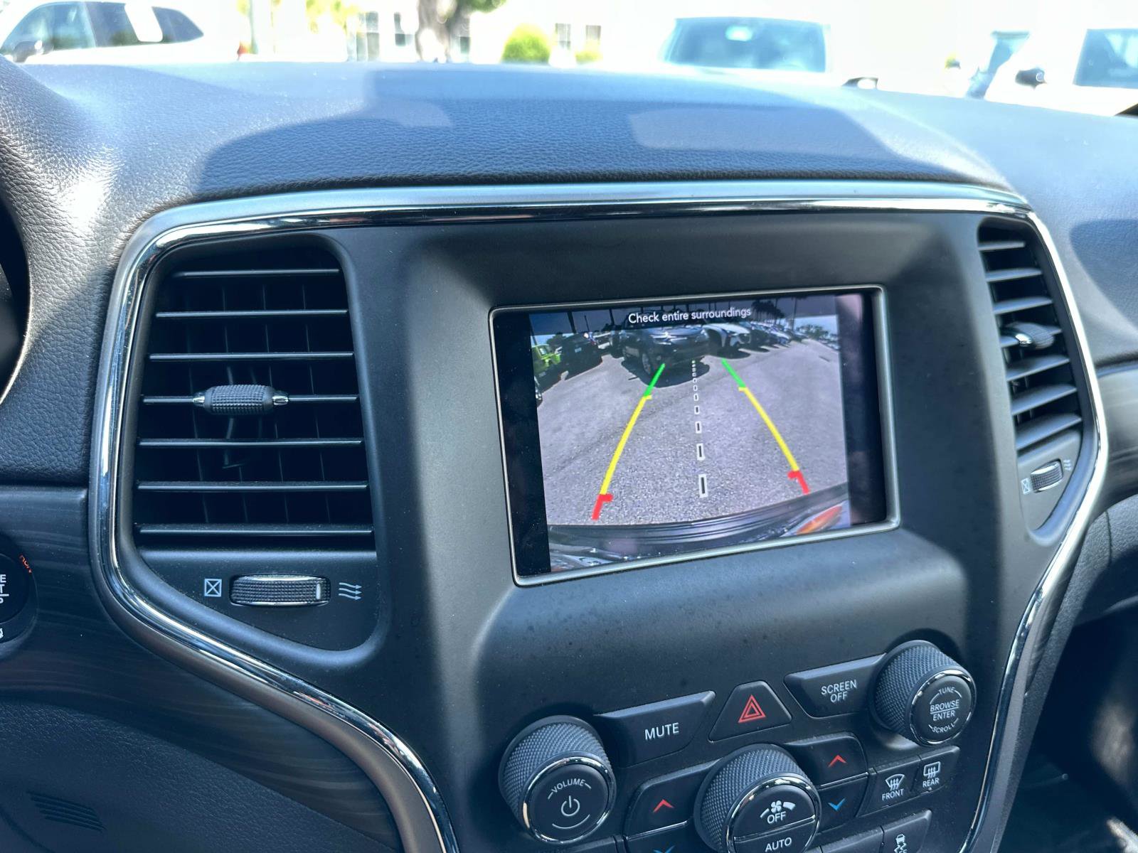 2021 Jeep Grand Cherokee Laredo E photo 22