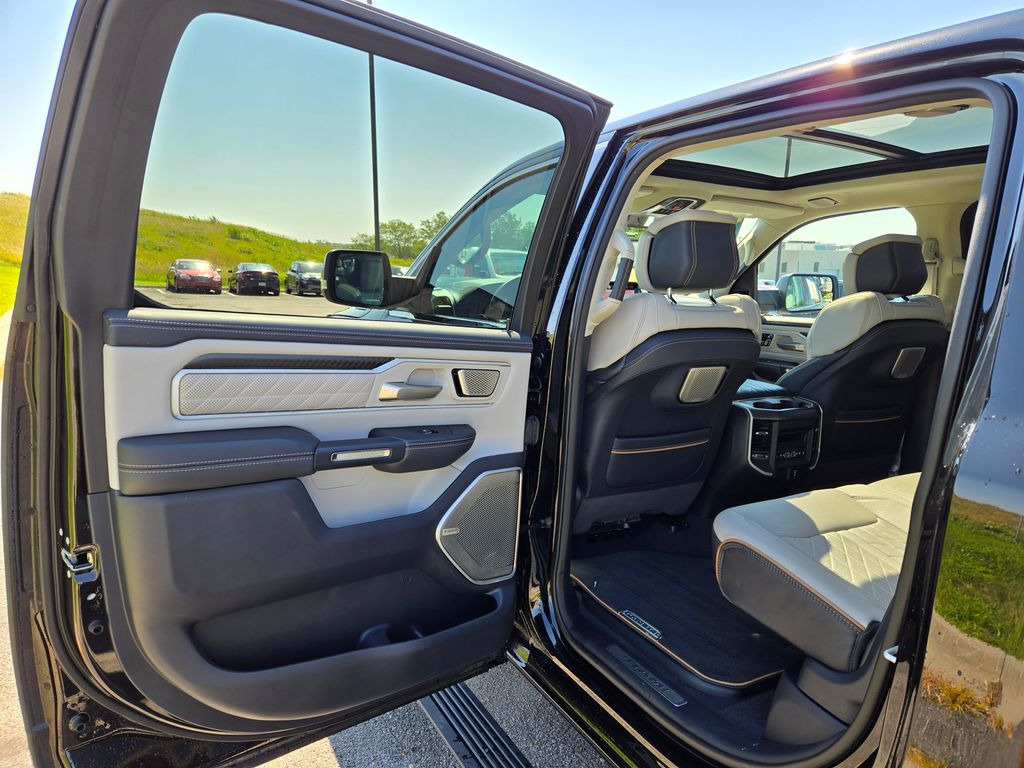 2025 Ram 1500 photo 27