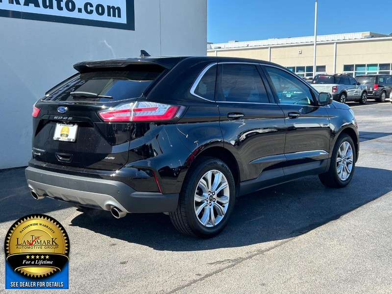 2024 Ford Edge Titanium photo 3