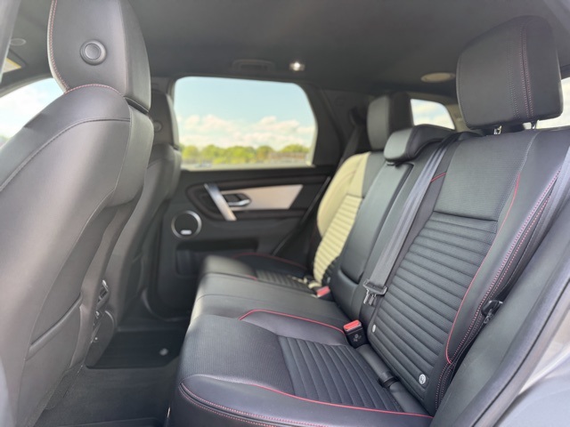 2023 Land Rover Discovery Sport SE R-Dynamic photo 11