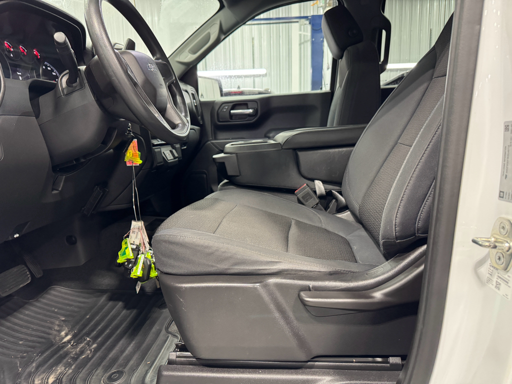 2019 Chevrolet Silverado 1500 Custom Trail Boss photo 2